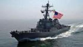 "دون تأثير" .. طائرة إيرانية تتحرش بسفينة أمريكية في خليج عمان 