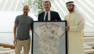 جوارديولا يزور معرض إكسبو دبي 2020