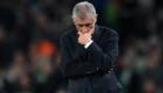 هل يطرد غضب كريستيانو رونالدو مدرب البرتغال قبل الملحق الأوروبي؟