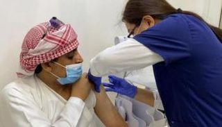 حملة التطعيم ضد كورونا تتواصل في الإمارات