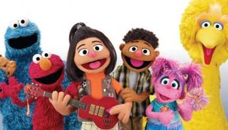 برنامج "شارع سمسم" يضيف أول دمية آسيوية