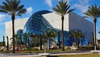متحف The Dali Museum من معالم المدينة البارزة