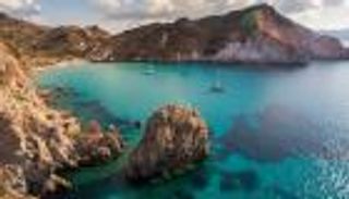 اليونان تفتح مطاراتها للسياح  في هذا الموعد.. إليك الشروط