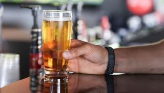 السائحان اقتحما الموقع ليلاً لشرب البيرة