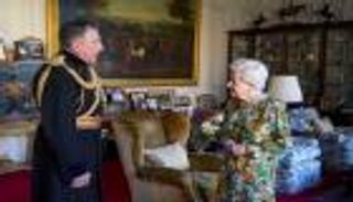 "الأمور لم تعد يسيرة".. الكشف عن آخر تطورات صحة الملكة إليزابيث