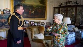 الملكة إليزابيث الثانية ونيكولاس كارتر 