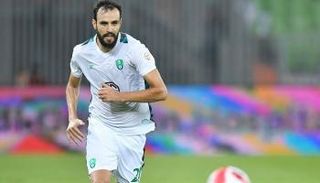 حمدي النقاز لاعب الأهلي السعودي