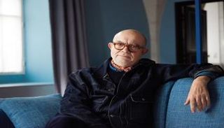 المصمم والمخرج كريستيان لاكروا