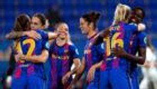 عكس الرجال.. السيدات يرفعن راية برشلونة أوروبيا