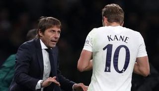 هاري كين مهاجم توتنهام ومدربه كونتي