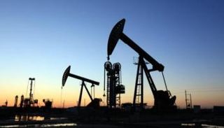 أسعار النفط اليوم.. الخام يهبط مع اجتياح "الموجة الرابعة" لأوروبا