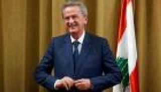 حاكم مصرف لبنان يسلم "ميقاتي" دليل البراءة من الفساد