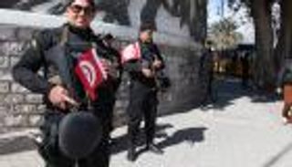 تونس تجمد أموال وأصول إرهابيين