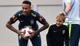 نيمار مع نجله دافي لوكا