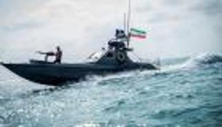 الحرس الثوري الإيراني يحتجز سفينة أجنبية في مياه الخليج