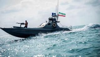 إحدى قطع البحرية الإيرانية - أرشيفية