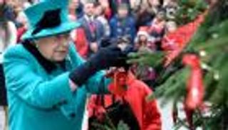 هدايا الملكة إليزابيث لموظفيها في عيد الميلاد.. ما هي؟