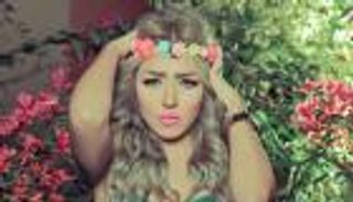 المصرية سارة سلامة تثير الجدل بإطلالة جديدة.. والجمهور يعاتبها