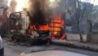 بدون سبب.. حريق يلتهم 3 شاحنات بمدينة إسطنبول