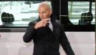 مدرب مانشستر يونايتد.. سيميوني ينافس زيدان على خلافة سولشاير