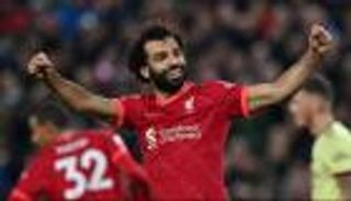 هداف الدوري الإنجليزي.. أسطورة إنجلترا يتواضع أمام محمد صلاح