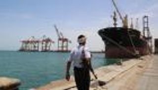 النفط الإيراني.. سلاح الحوثي الخفي لتدمير الشعب اليمني