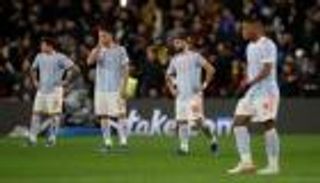 دموع وانتظار.. كواليس مثيرة في غرف مانشستر يونايتد بعد هزيمة واتفورد