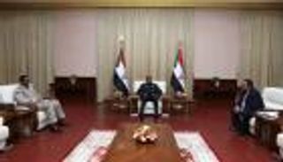 صورة.. أول ظهور علني لحمدوك منذ إقالته قبل نحو شهر 