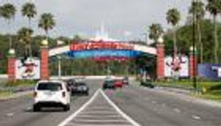 اللقاح لم يعد ملزما للعاملين بـ"ديزني لاند".. ما السبب؟