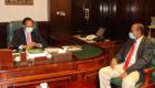 بالصور.. حمدوك يباشر مهامه بمقر الحكومة السودانية