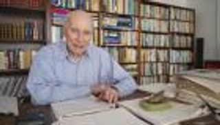 متقاعد في الـ89 من عمره يحصل على الدكتوراه بالفيزياء