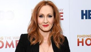 الروائية البريطانية جاي كاي رولينج