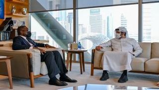 جانب من لقاء الشيخ مكتوم بن محمد بن راشد آل مكتوم وبيرنارد مينساه