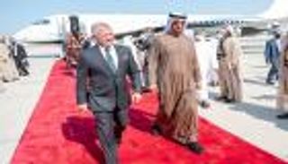 ولي عهد أبوظبي والعاهل الأردني يؤكدان أهمية "تعزيز الشراكات التنموية"