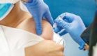 الإمارات تقدم 10.4 ألف جرعة جديدة من لقاح كورونا