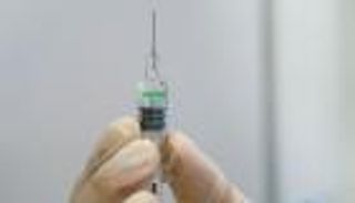 أوروبا تصد هجوم كورونا العنيف بالجرعات المعززة