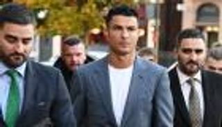 رونالدو ينشد الأمن.. من مصارع الثيران إلى توأم أفغانستان