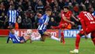 تحليل.. الضربات الخاطفة تخنق "التنين" في معقل ليفربول