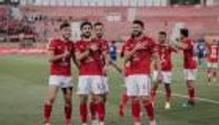 الدوري المصري.. قطار الأهلي يدهس سموحة.. والزمالك يعود للانتصارات