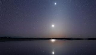 الكواكب الثلاثة تظهر فوق الأفق الجنوبي الغربي