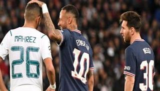 رياض محرز وليونيل ميسي 