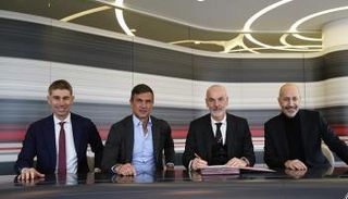 ستيفانو بيولي مدرب ميلان