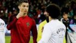 دليل محمد صلاح.. كيف تعامل رونالدو مع جوائز "ذا بيست"؟
