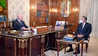 الرئيس التونسي خلال لقاء وزير الداخلية توفيق شرف الدين 