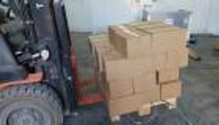 اليمن يتسلم دفعة جديدة من لقاحات كورونا (صور)