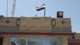 صور.. استخراج "عصا" من عصعص امرأة عراقية مصابة بالشلل