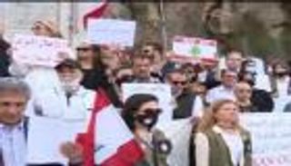 "جلاء الاحتلال الإيراني".. لوحة لبنانية على "صخور الاستقلال"