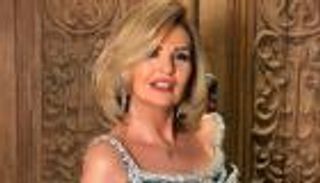 مهرجان القاهرة السينمائي.. يسرا تتألق بفستان مطرز 