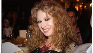 الفنانة القديرة نيللي