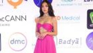 مهرجان القاهرة السينمائي.. سلمى أبوضيف تطل بفستان جريء